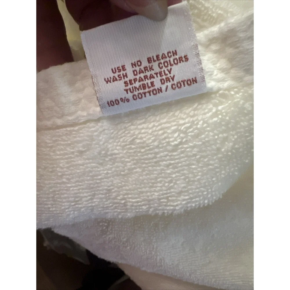 The Avanti Look Cotton Vintage Beige W Pink Roses &Blue Ribbon Bath Towel 24X45